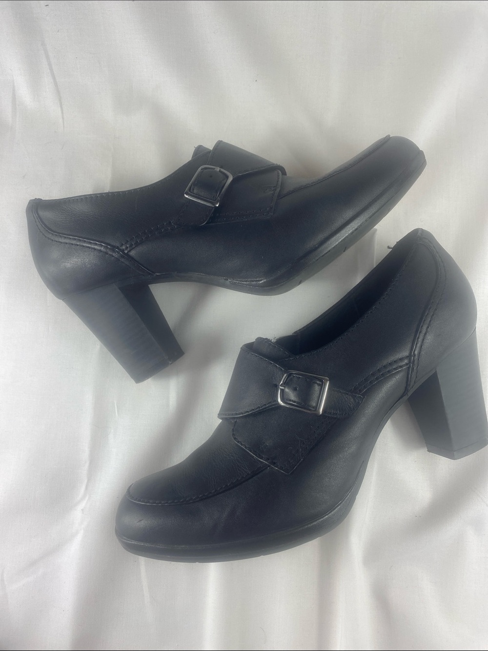 CLarks Black Leather Buckle Block-Heel Pumps